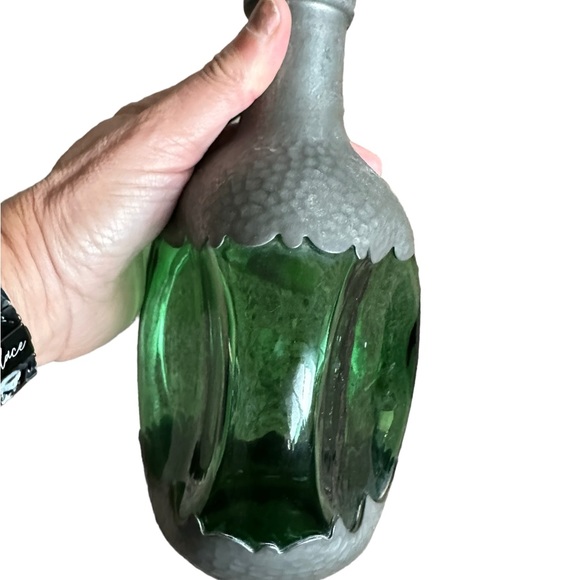 Royal Holland Daalderop Pewter Overlay Green Glass Decanter Bottle w/Stopper - Picture 9 of 10